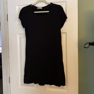 Casual short sleeve black dress